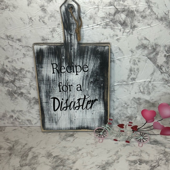 Decorative rustic cutting board. - Picture 4 of 5